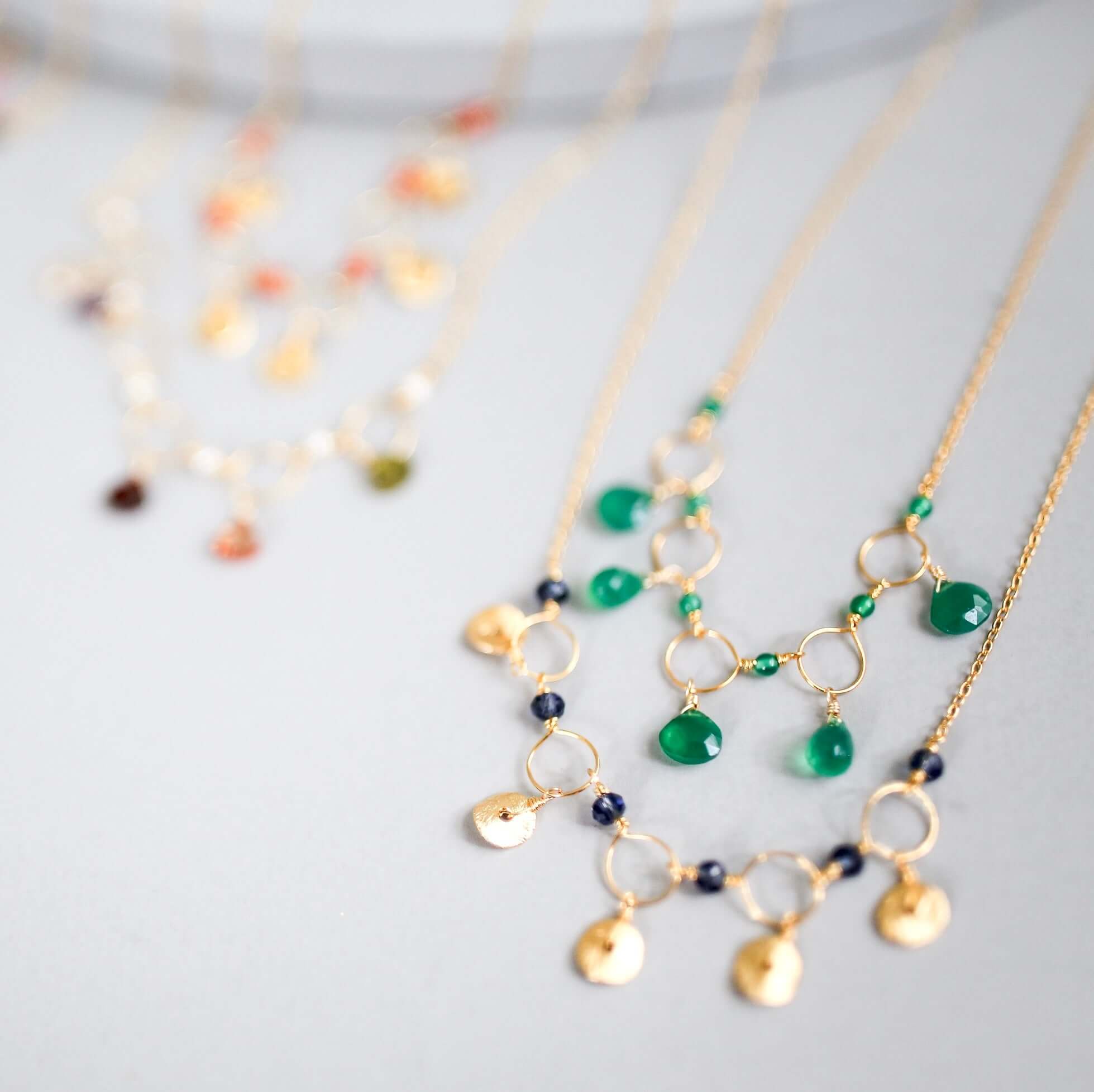 Black Spinel Mini Chain Loop Necklace